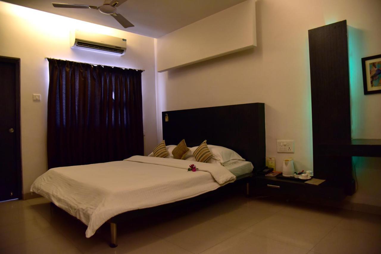 Hotel Rama Heritage Nashik Bagian luar foto
