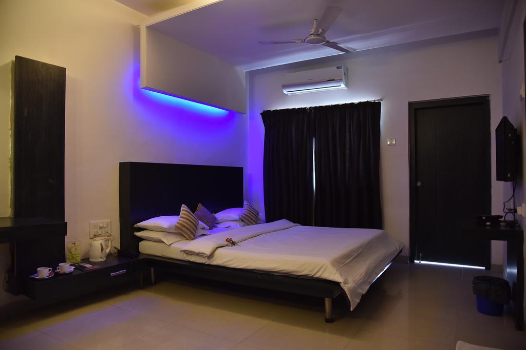 Hotel Rama Heritage Nashik Bagian luar foto