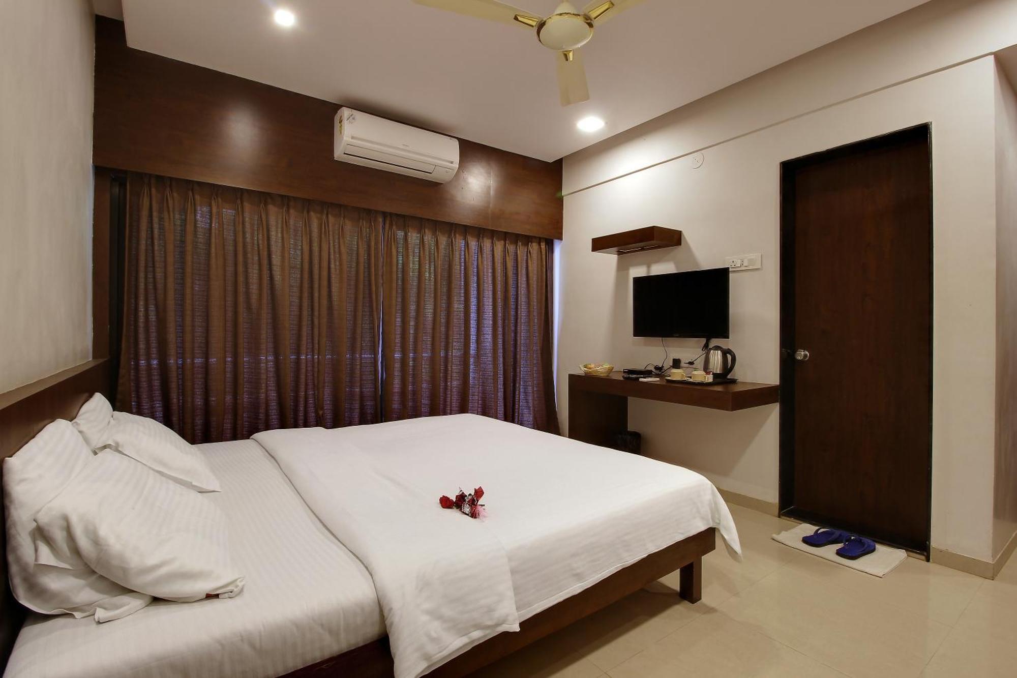 Hotel Rama Heritage Nashik Bagian luar foto