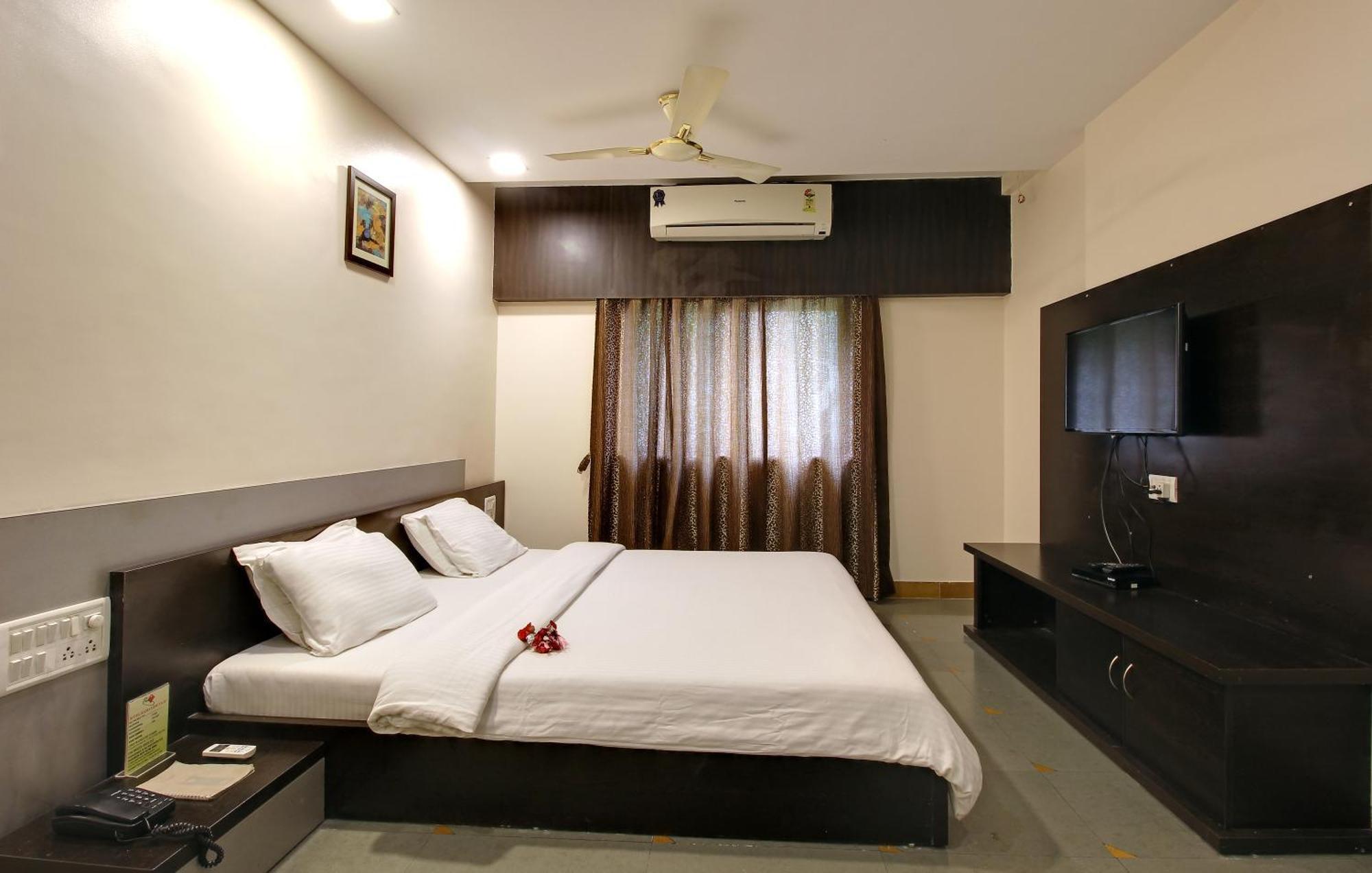 Hotel Rama Heritage Nashik Bagian luar foto