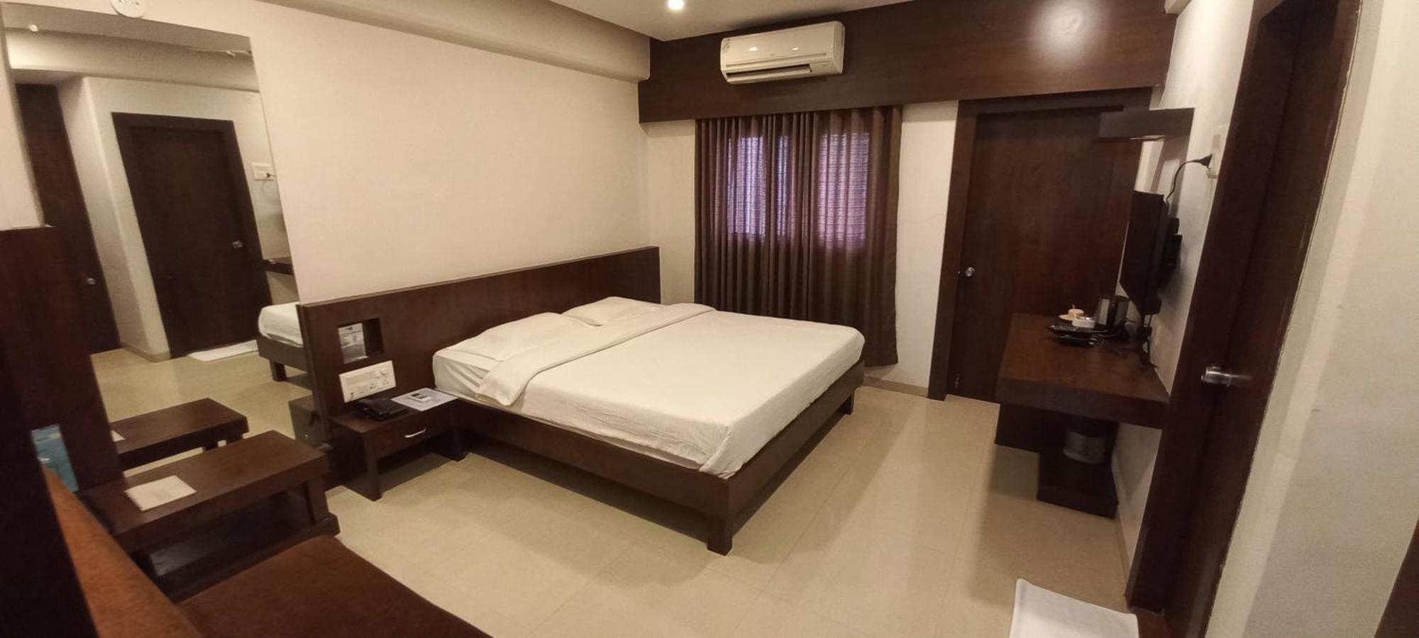 Hotel Rama Heritage Nashik Bagian luar foto