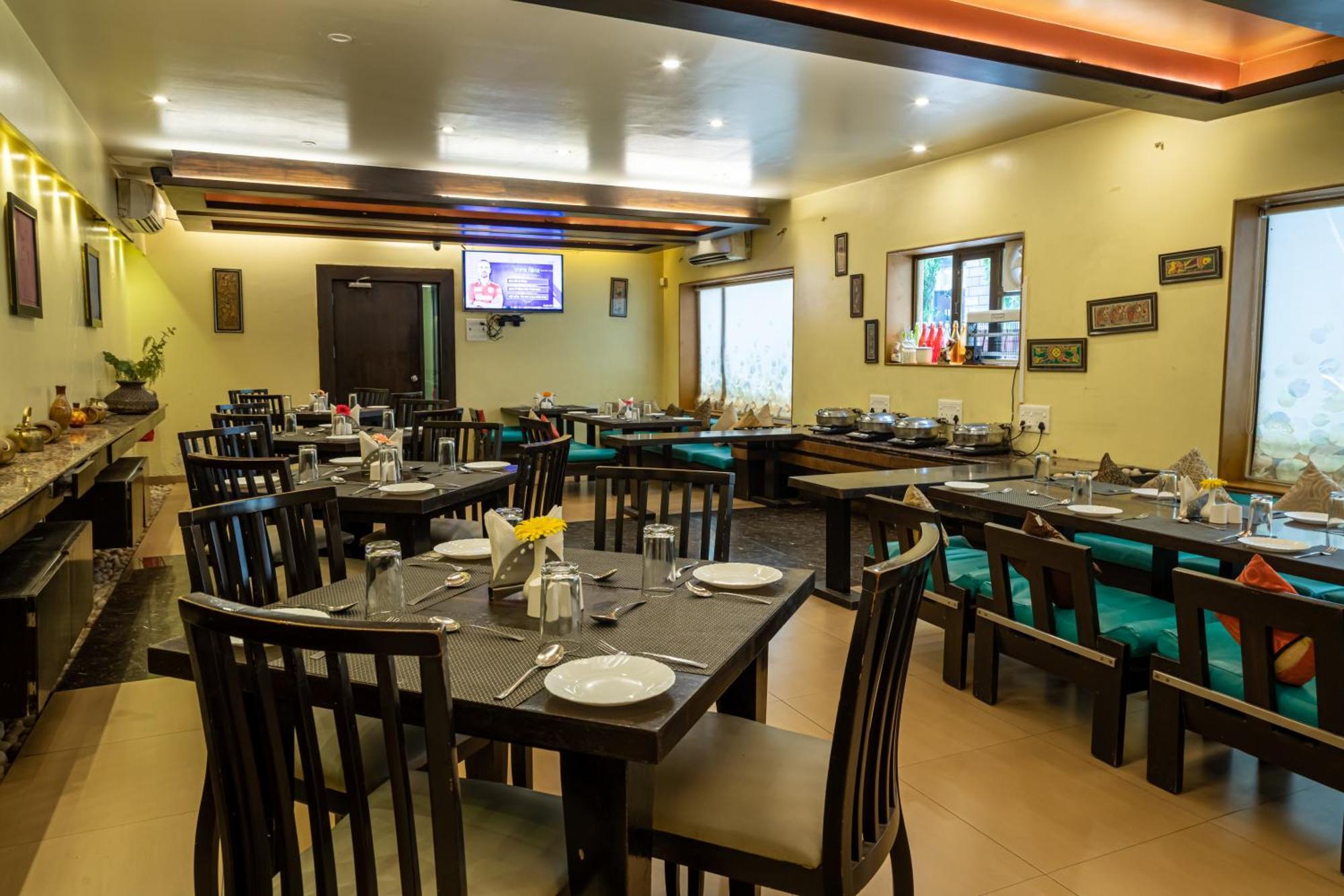 Hotel Rama Heritage Nashik Bagian luar foto