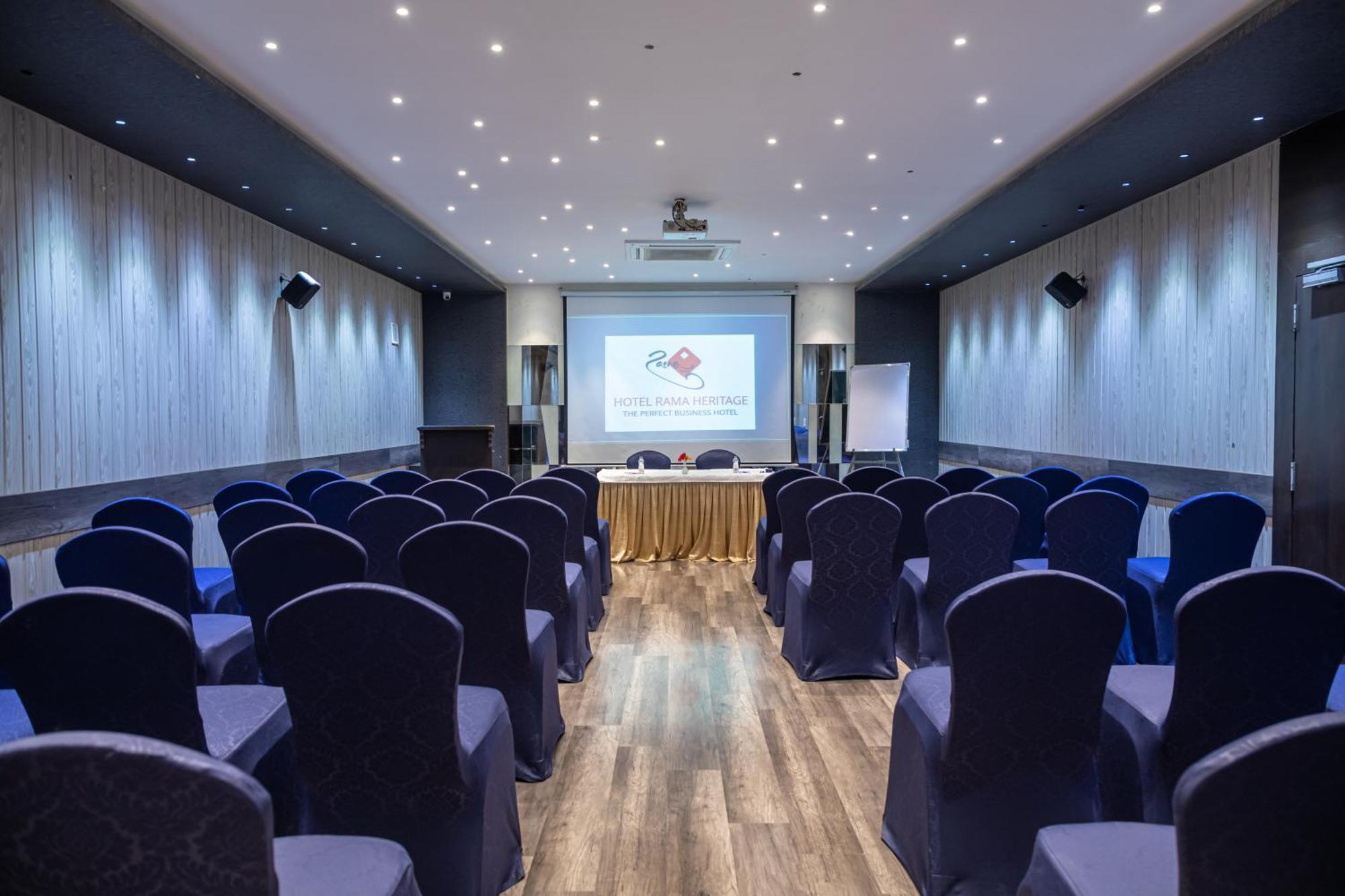 Hotel Rama Heritage Nashik Bagian luar foto