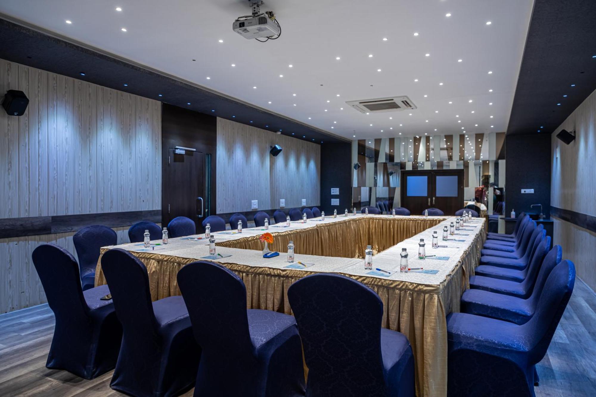 Hotel Rama Heritage Nashik Bagian luar foto