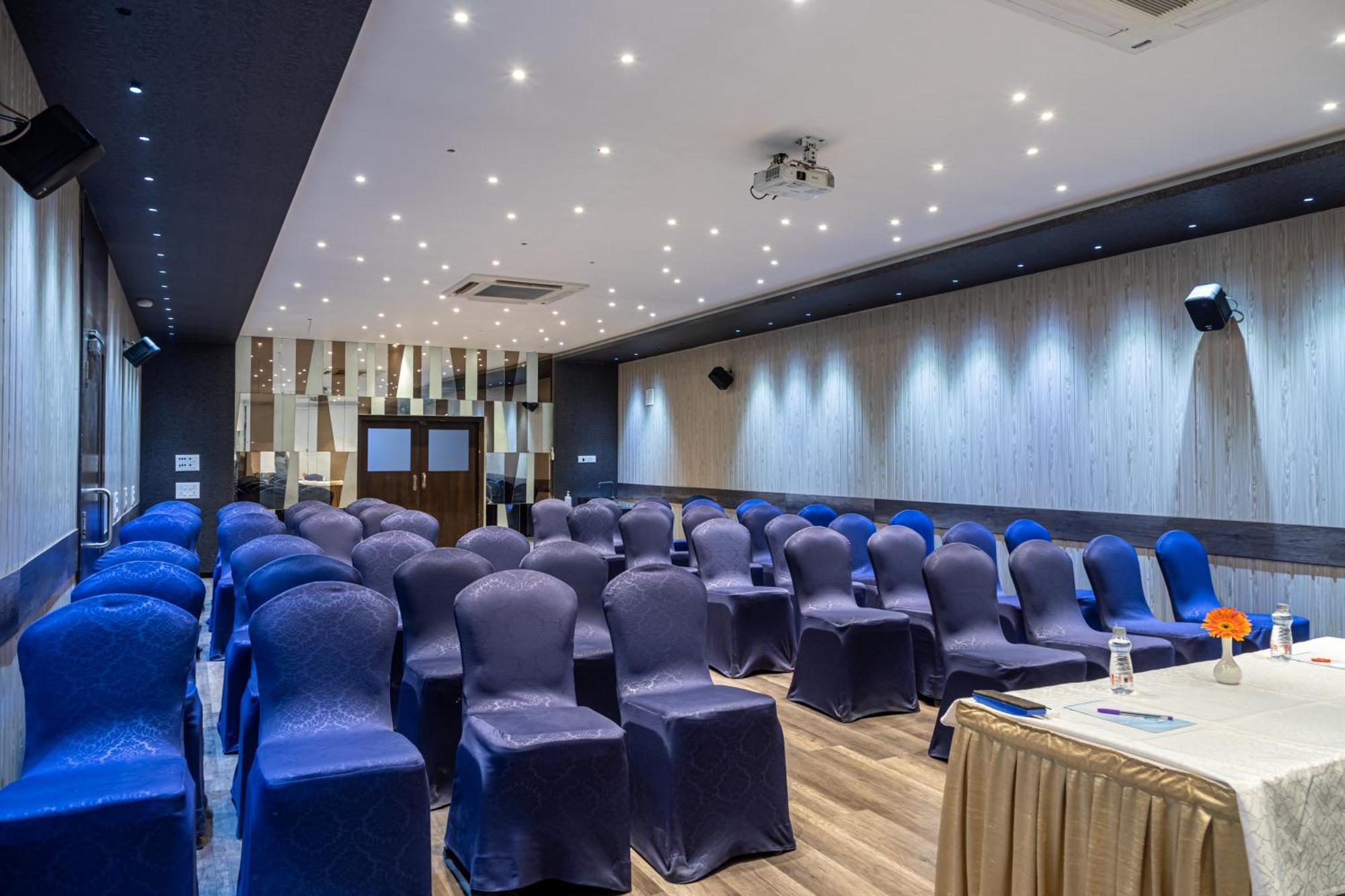 Hotel Rama Heritage Nashik Bagian luar foto