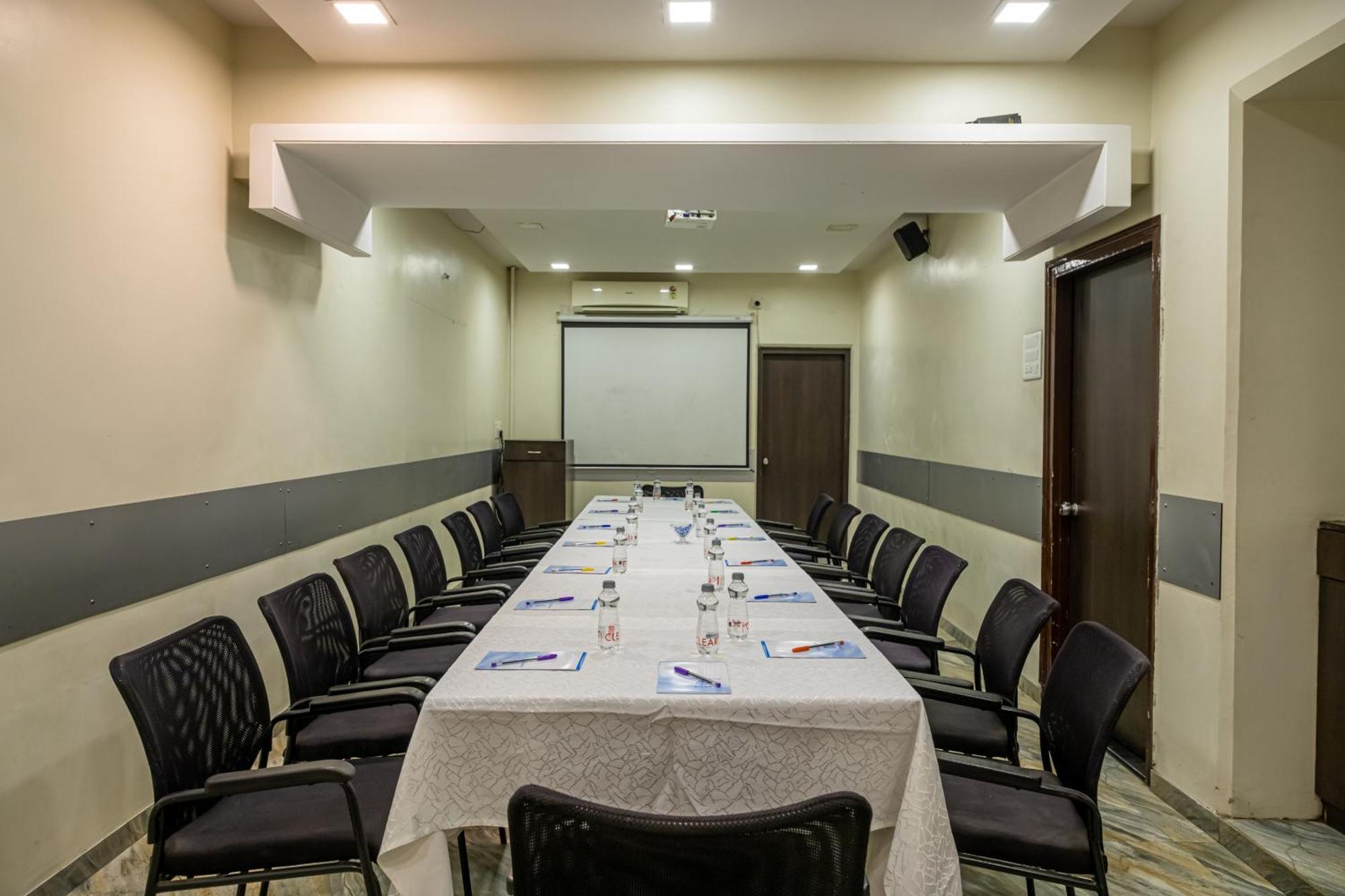 Hotel Rama Heritage Nashik Bagian luar foto