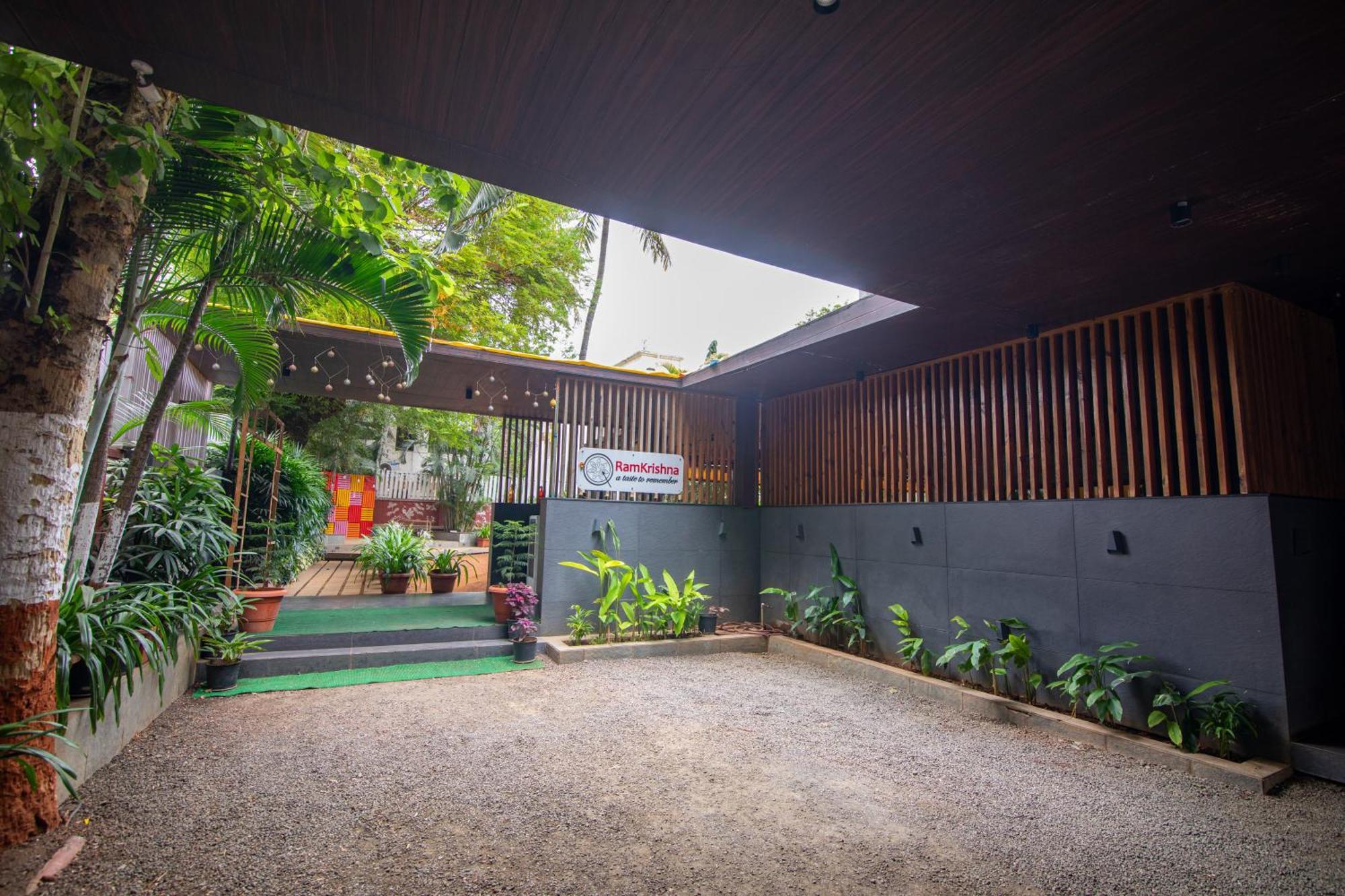 Hotel Rama Heritage Nashik Bagian luar foto